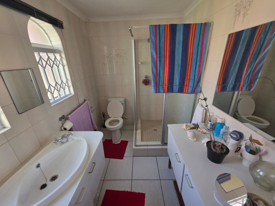 4 Bedroom Property for Sale in Wavecrest Eastern Cape